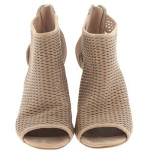 Donald J Pliner Jace Wedges 8 Metallic Gold NWOT